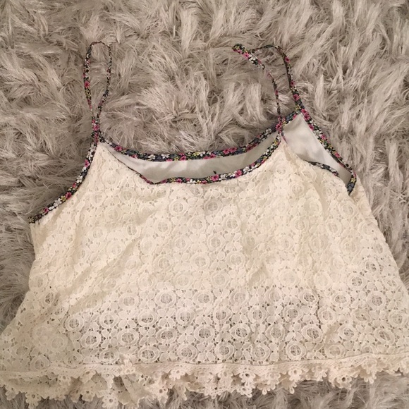NWOT white lace crop top with floral trim 😍 - Picture 7 of 8